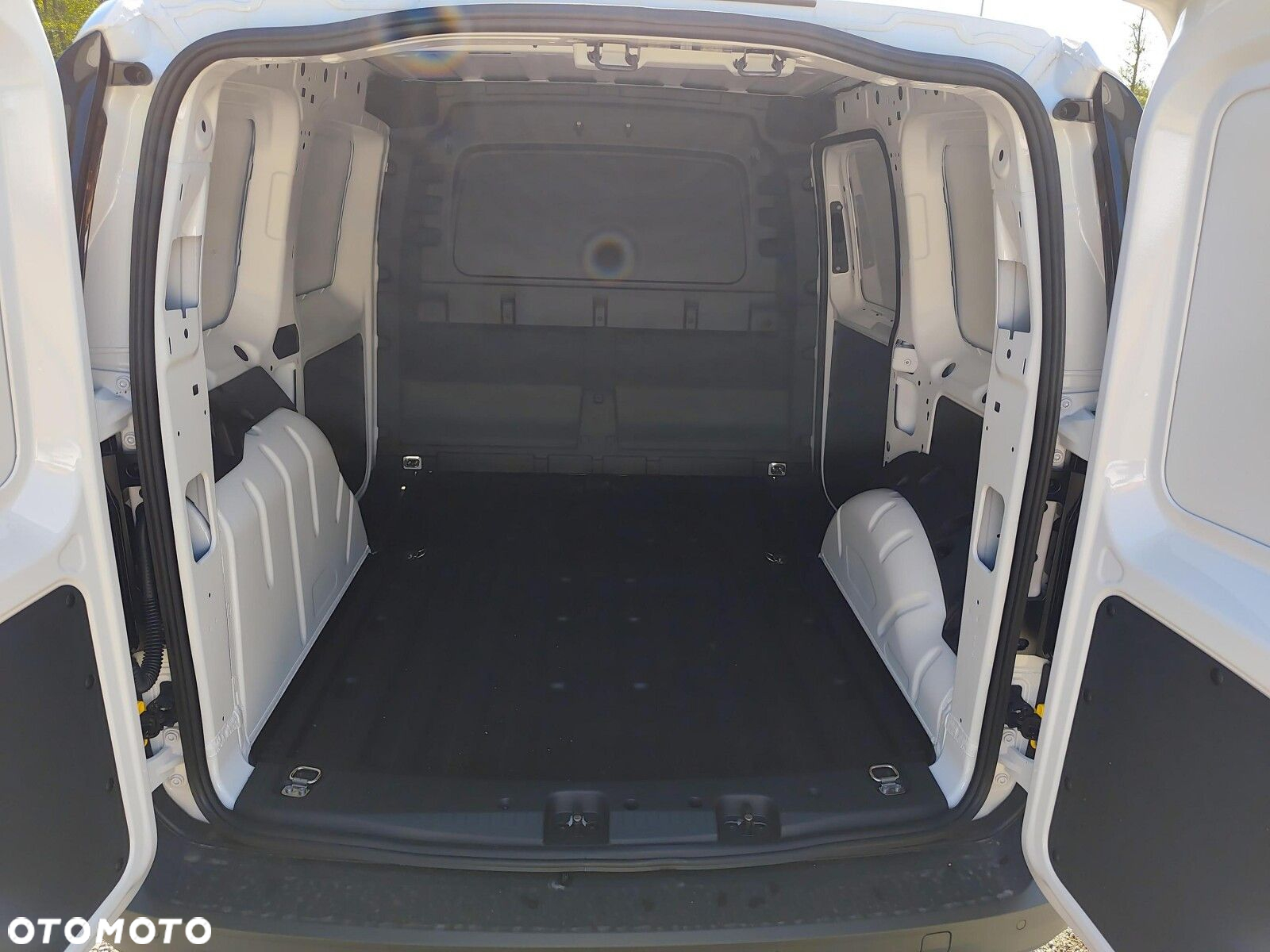 Volkswagen Caddy Cargo, 2,0TDI EU6 SCR 102KM, 6-bieg. manualna, r.o: 2755 mm - 24