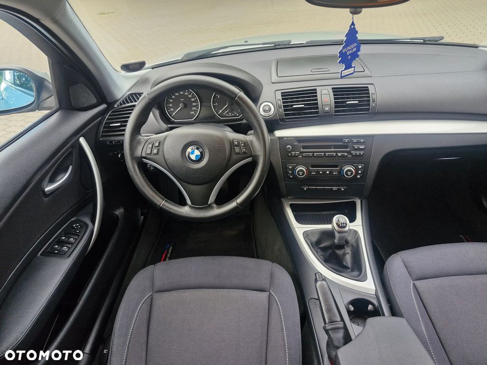BMW Seria 1 116i - 25