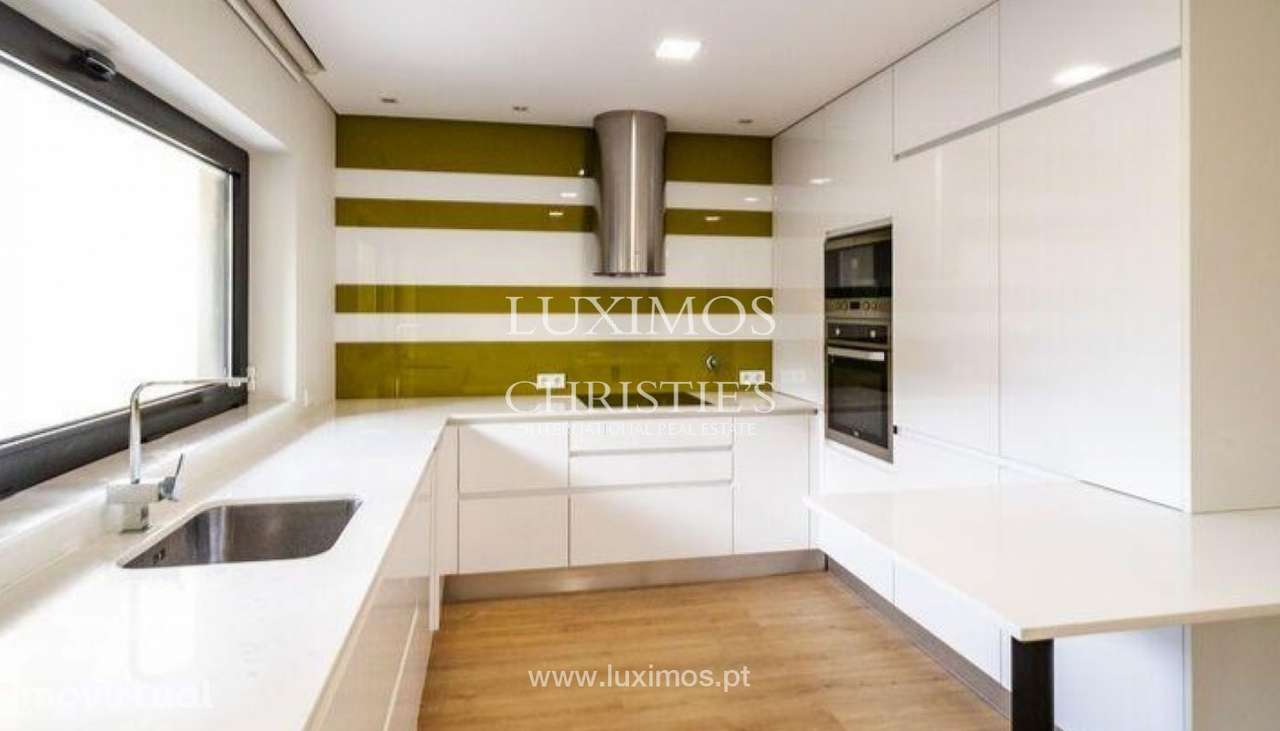 Moradia V3+1 com jardim e vistas de mar na Madalena em Gaia - Grande imagem: 5/12