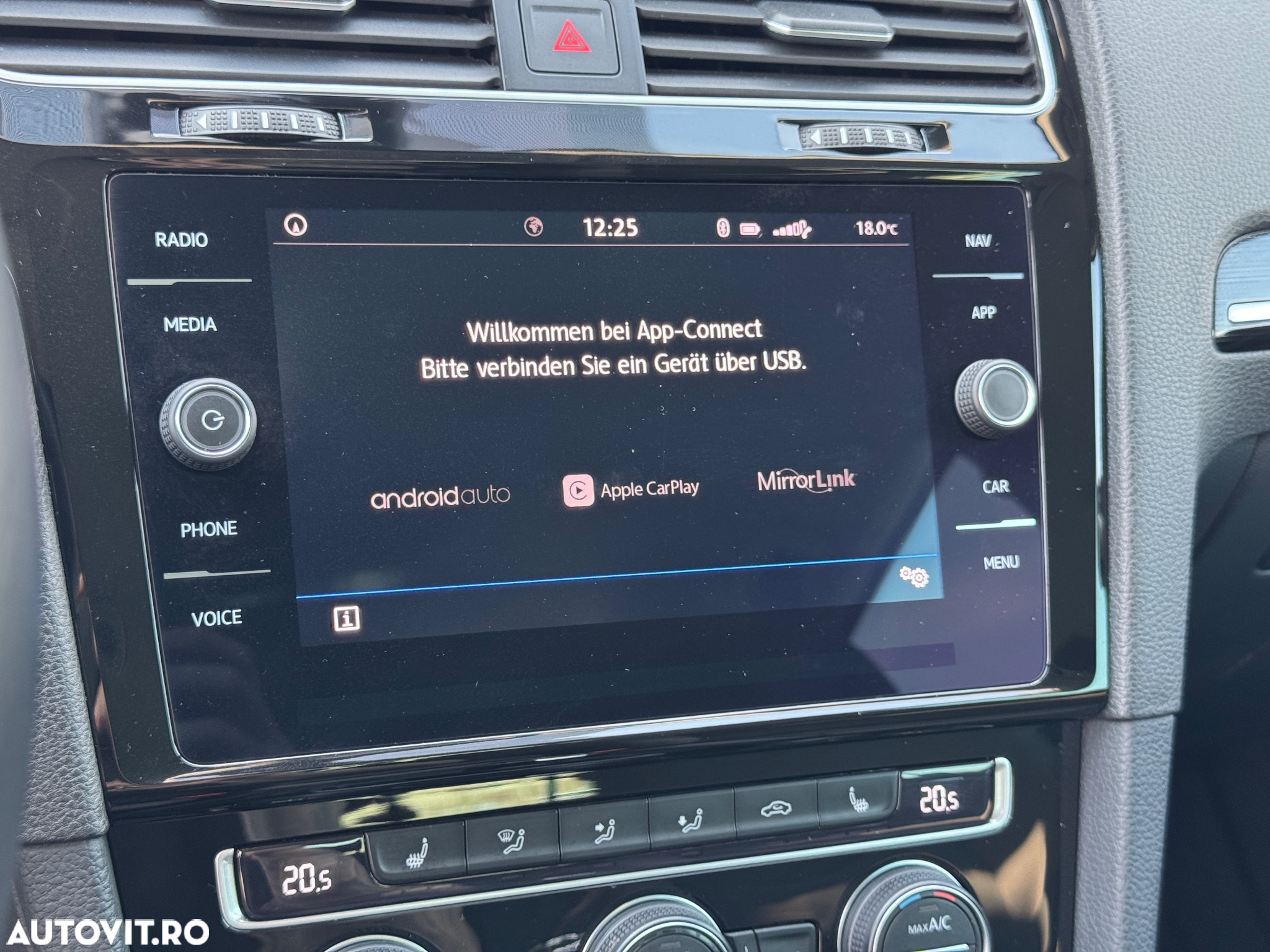 Volkswagen Golf 1.6 TDI DSG Highline - 28