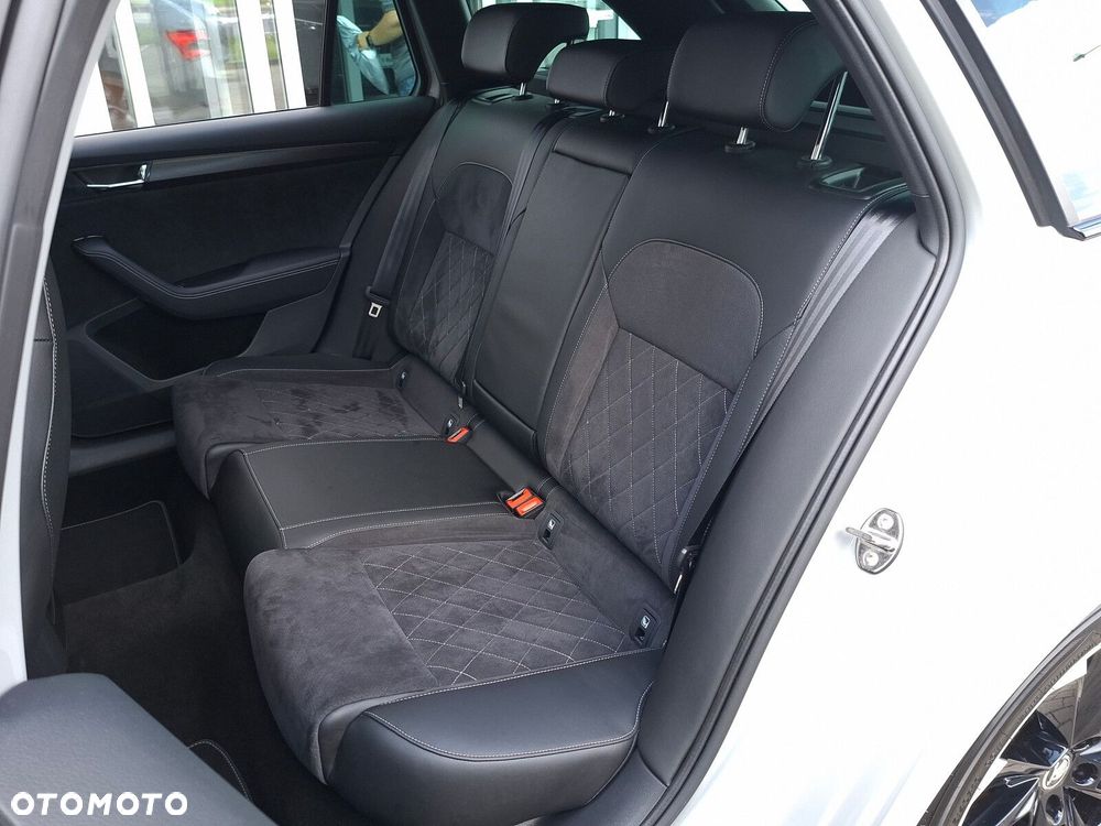 Skoda Superb 2.0 TDI SCR 4x4 Sportline DSG - 14