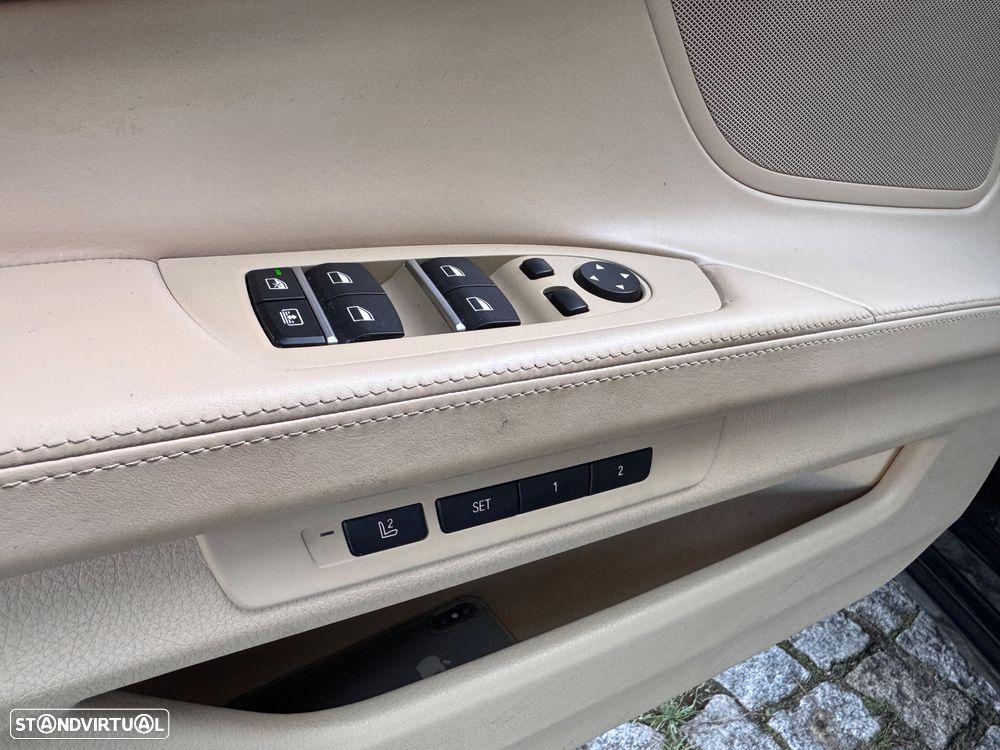 BMW 740 d - 25
