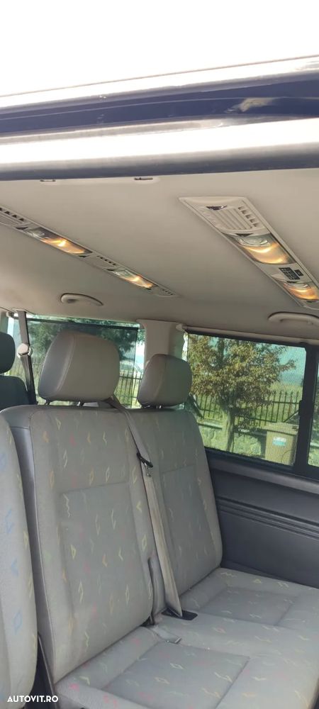 Volkswagen Caravelle - 4