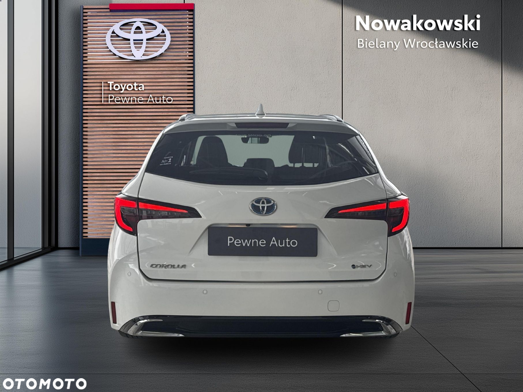 Toyota Corolla 2.0 Hybrid Comfort - 4
