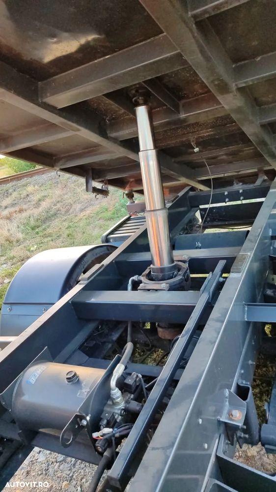 Nissan Atleon 3.5t - 5