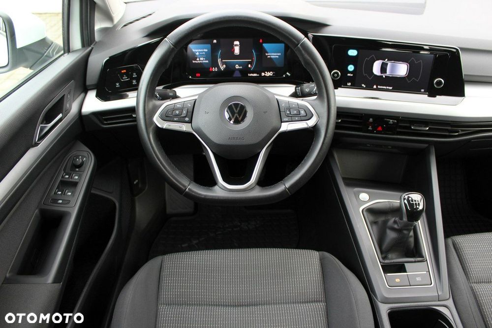 Volkswagen Golf - 8