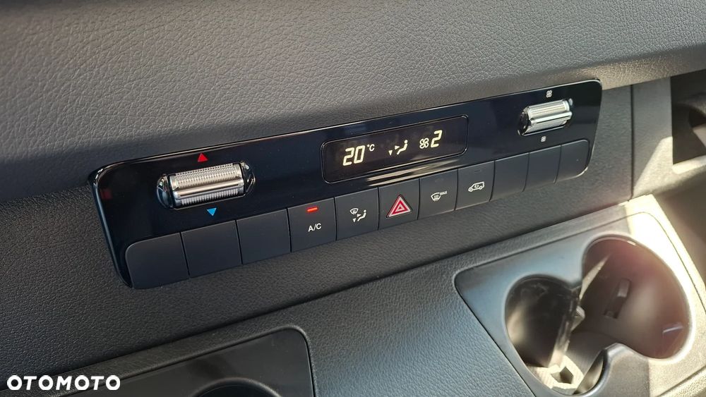 Mercedes-Benz Sprinter - 26
