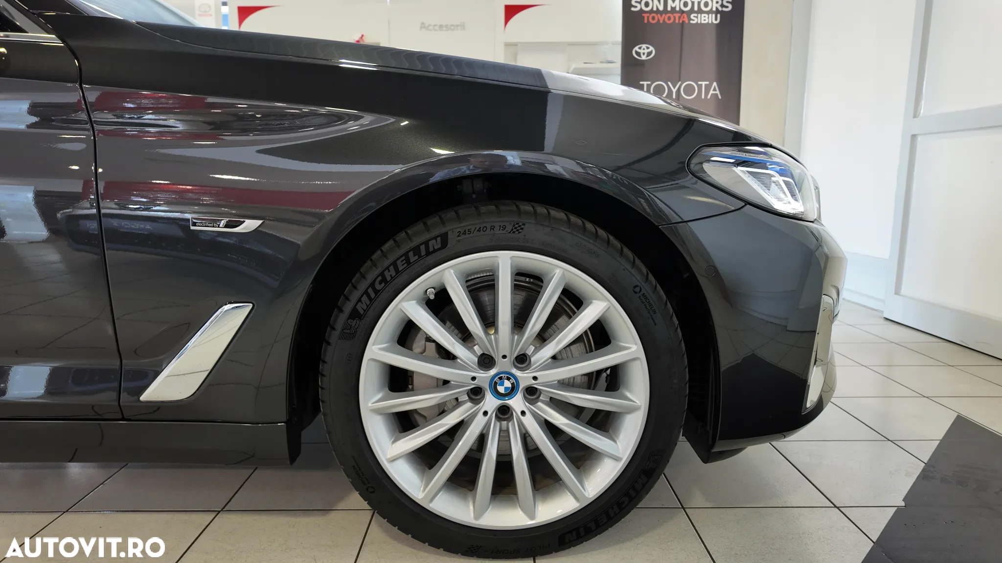BMW Seria 5 530e xDrive Aut. Luxury Line - 40