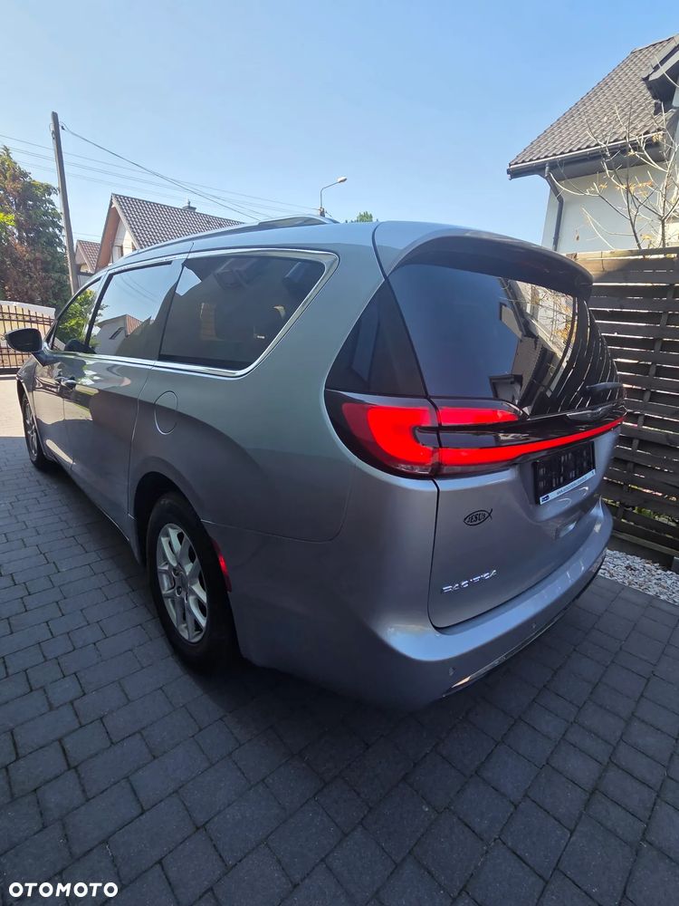 Chrysler Pacifica - 11