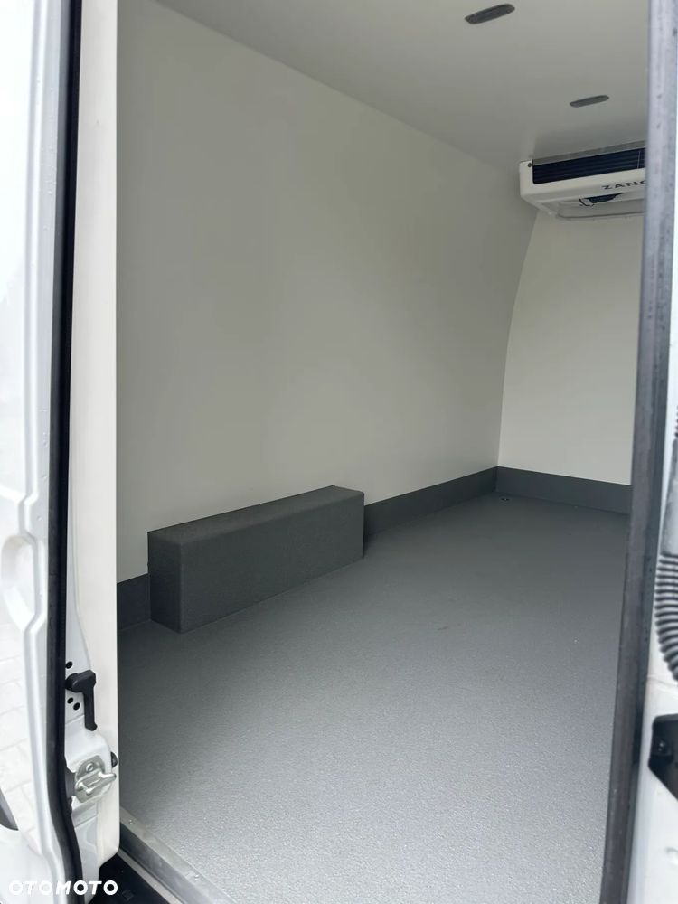 Mercedes-Benz Sprinter - 31