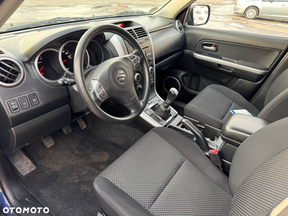 Suzuki Grand Vitara 2.0 Comfort + Family - 19