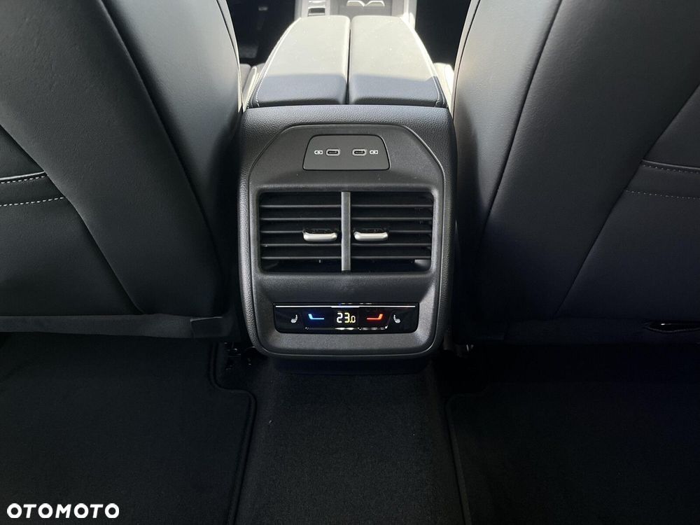 Volkswagen Passat - 23