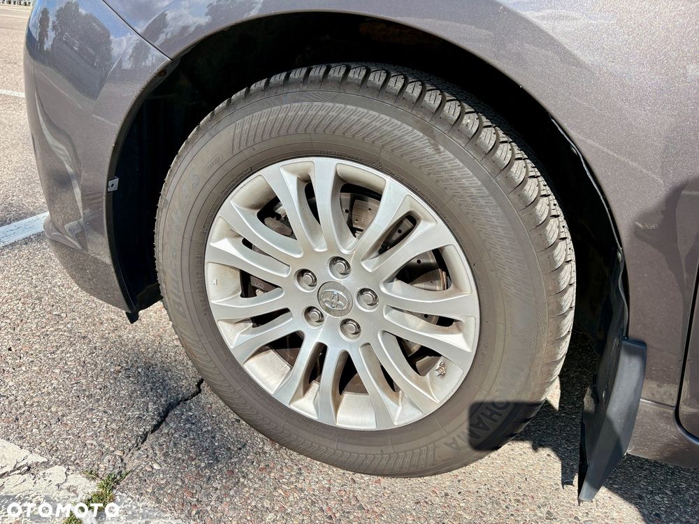 Toyota Sienna 3.5 V6 - 18