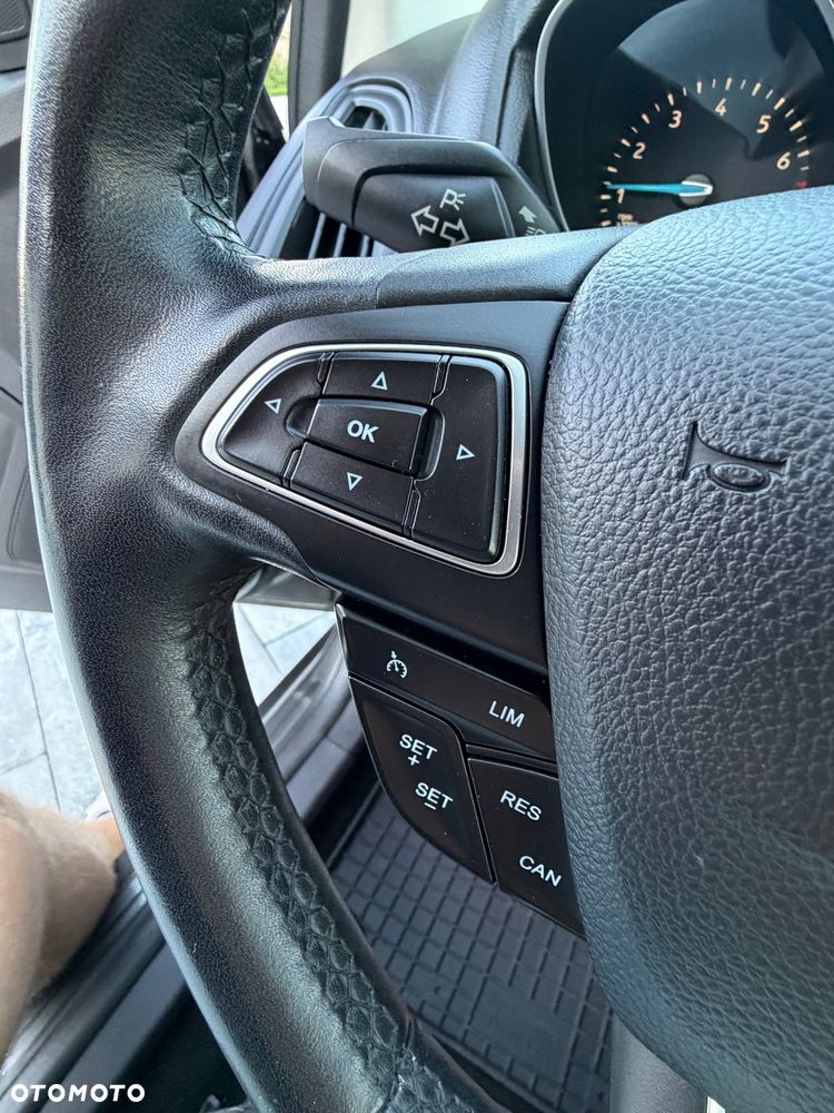 Ford Focus 1.0 EcoBoost Titanium - 26