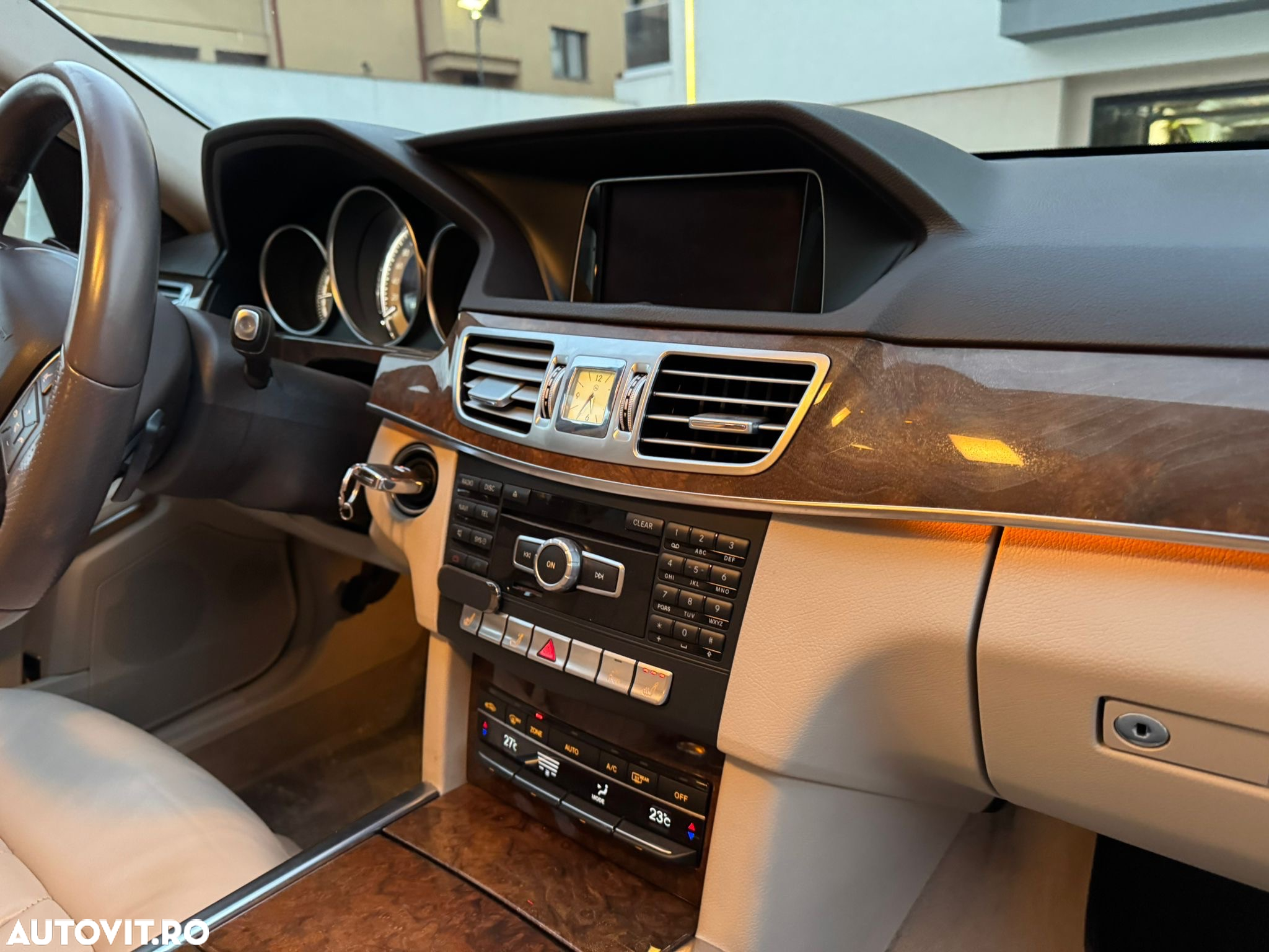 Mercedes-Benz E 300 BlueTEC HYBRID Aut. - 11