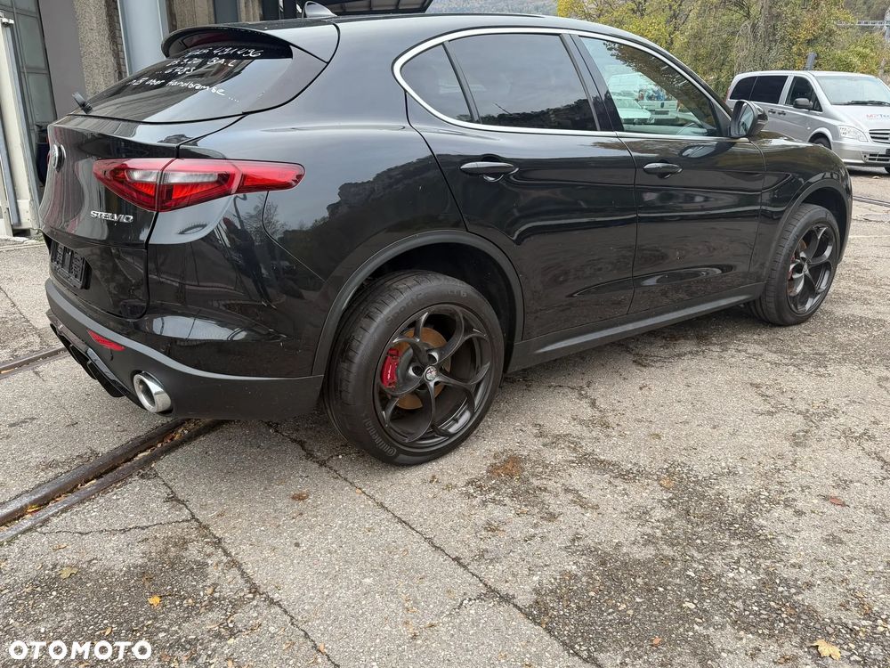 Alfa Romeo Stelvio 2017 photo 4