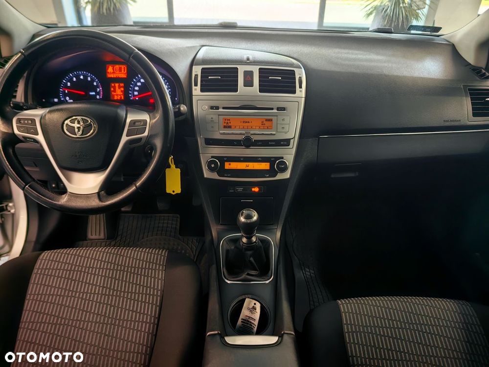 Toyota Avensis 1.8 Sol - 9