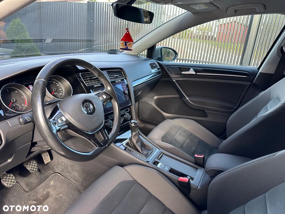 Volkswagen Golf - 12
