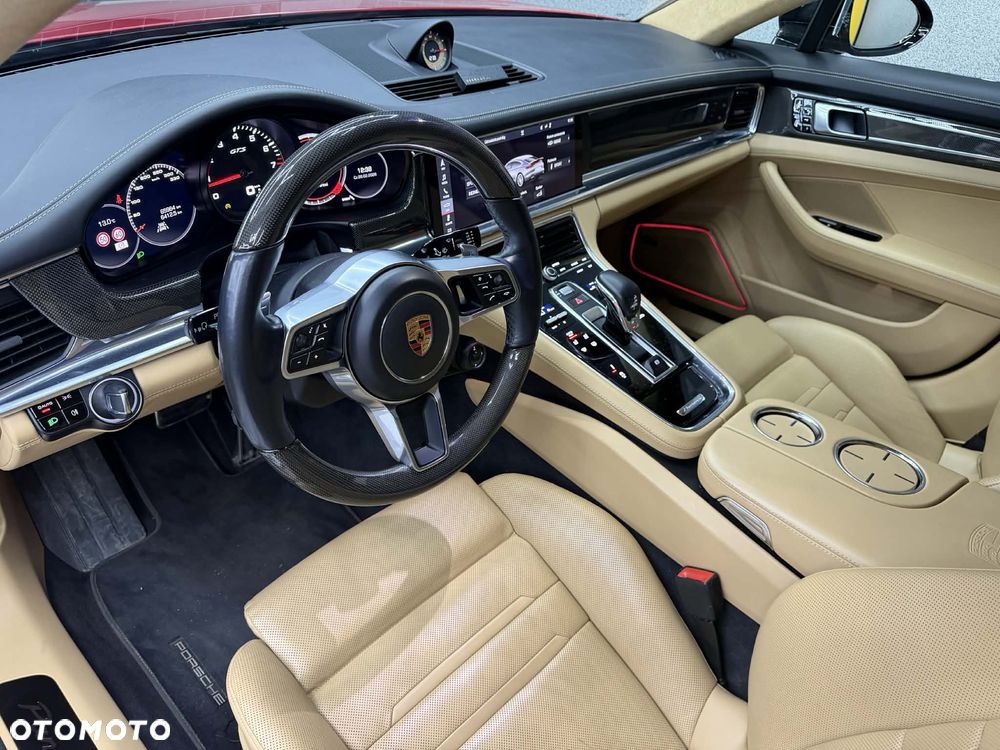 Porsche Panamera GTS GPF - 10