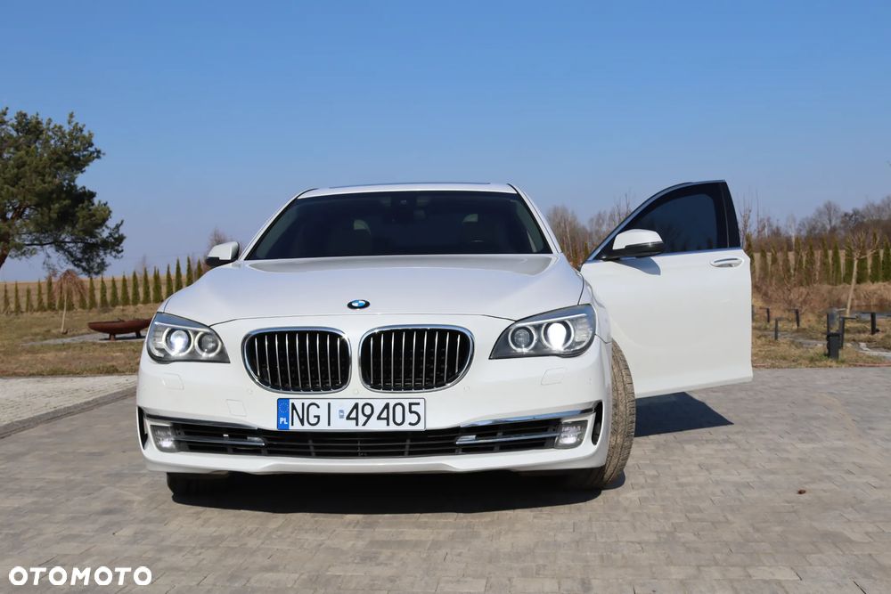 BMW Seria 7 750Li - 36