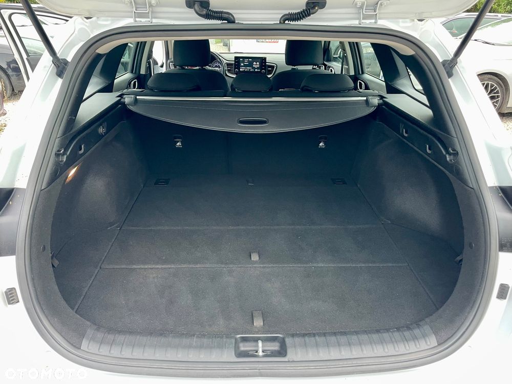 Kia Ceed 1.6 CRDi (48V Mild-Hybrid) Platinum - 26