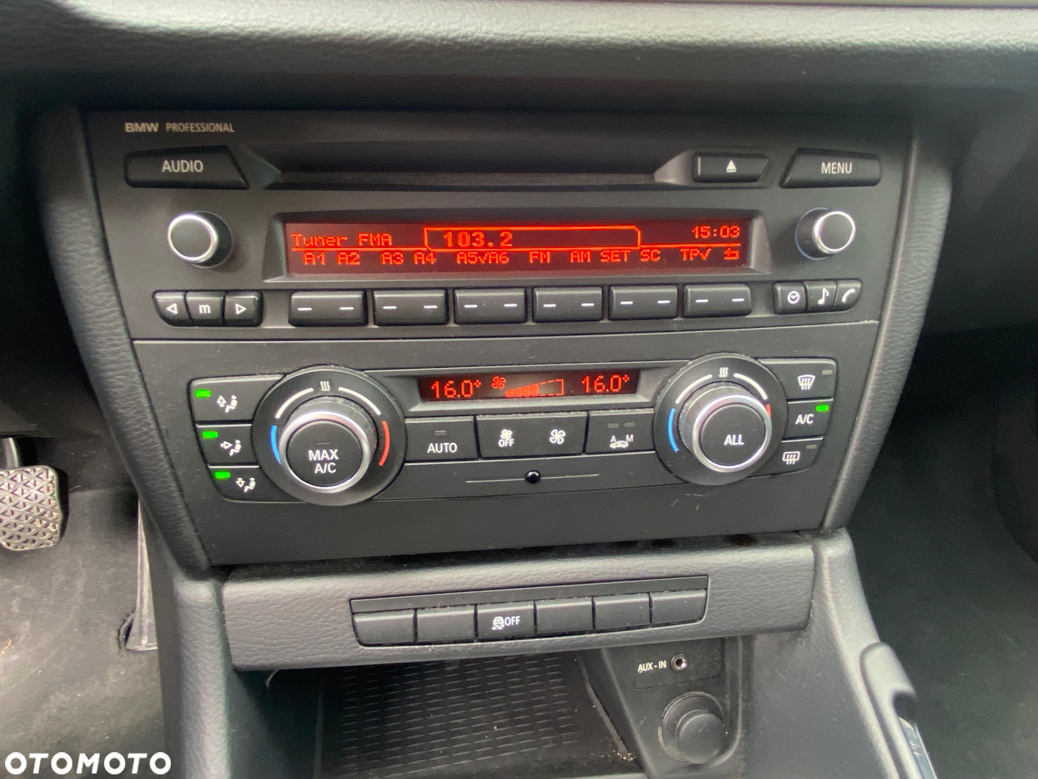 BMW X1 sDrive18i - 12