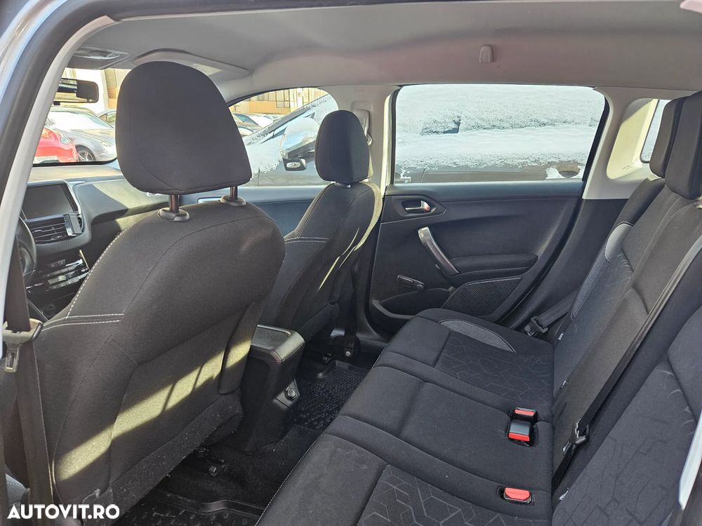 Peugeot 2008 1.2 PureTech Turbo EAT6 S&S Allure - 12