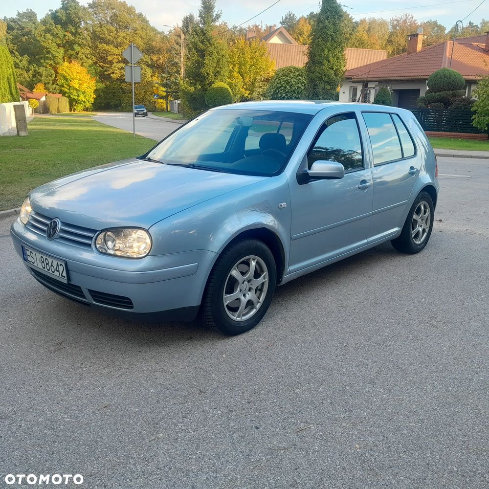 Volkswagen Golf - 1