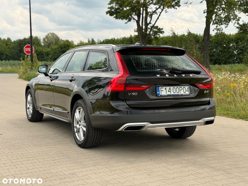 Volvo V90 Cross Country D4 AWD Geartronic Pro - 4