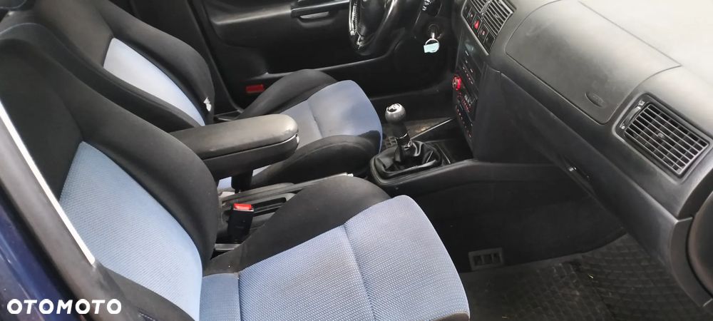 Volkswagen Golf 1.6 - 37
