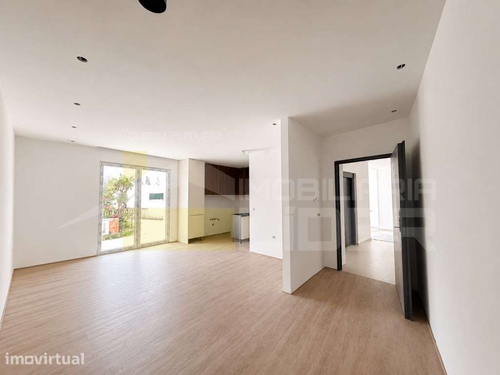 APARTAMENTO T2 EM LOURINHÃ - Grande imagem: 3/17