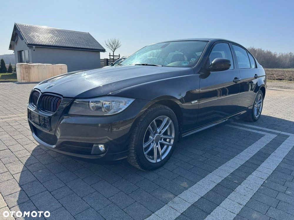 BMW Seria 3 318d DPF Edition Lifestyle - 11