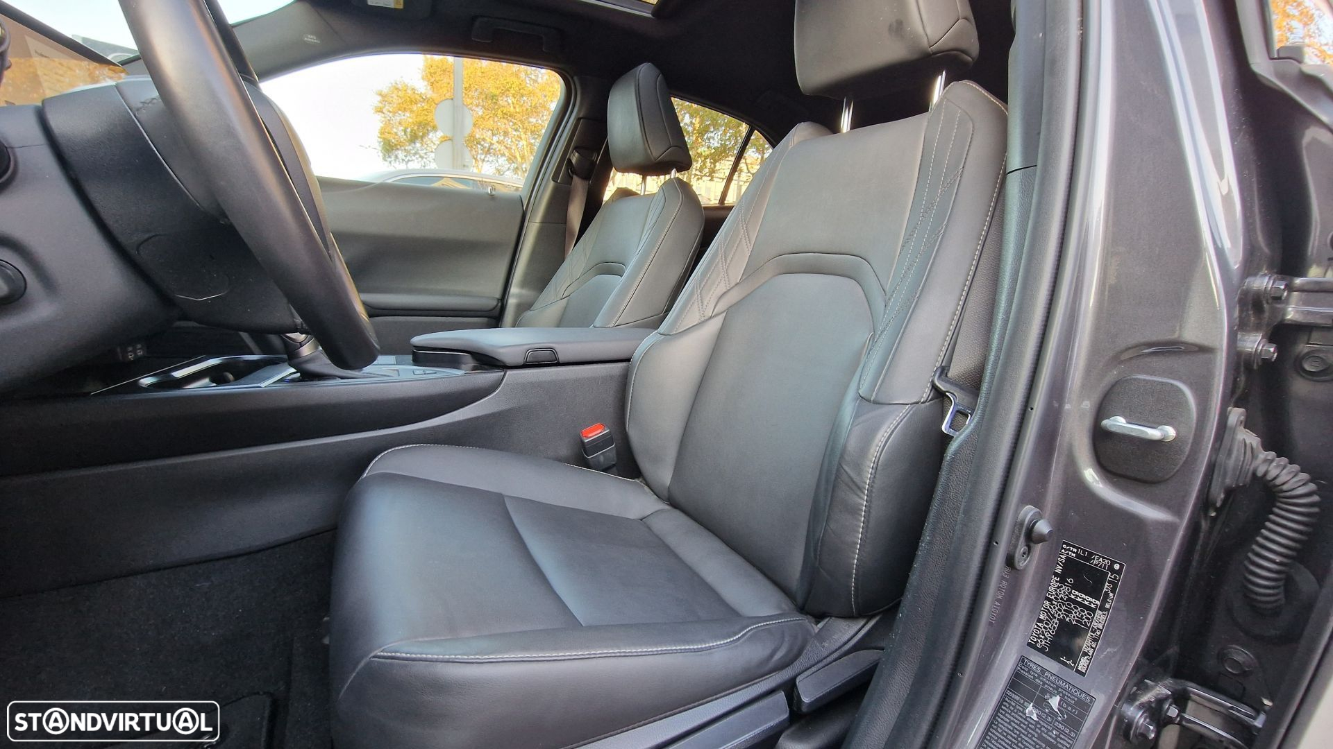 Lexus UX 250h Sport (Ecrã 12.3) - 15