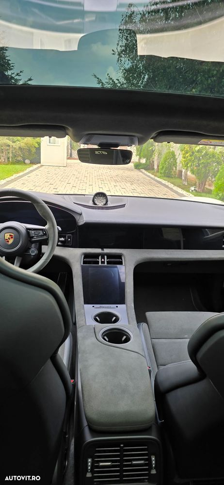 Porsche Taycan - 15