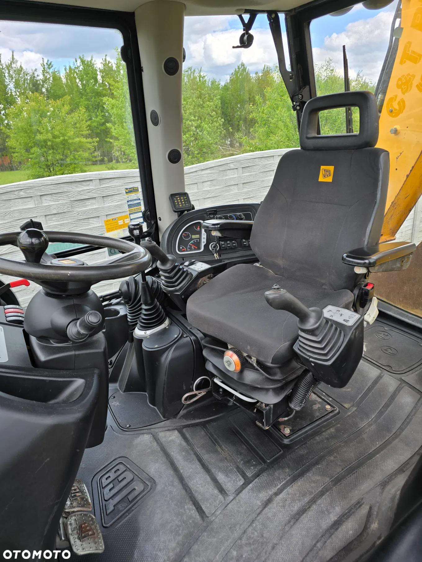 JCB - 3