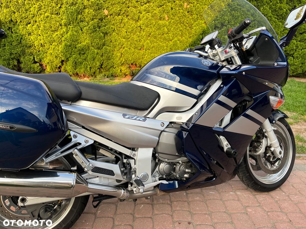 Yamaha FJR - 24