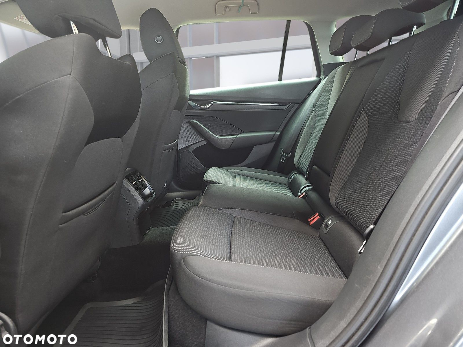 Skoda Octavia 2.0 TDI Ambition DSG - 25