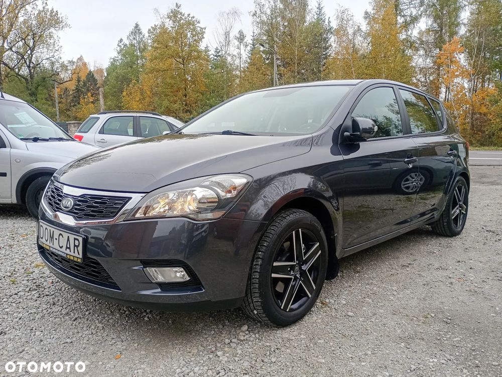 Kia Ceed - 10