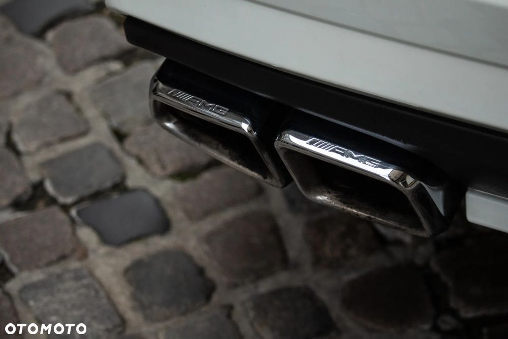 Mercedes-Benz Klasa E 63 AMG - 9