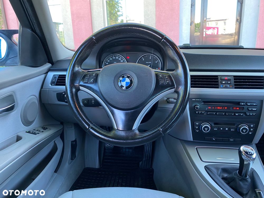 BMW Seria 3 320d - 31