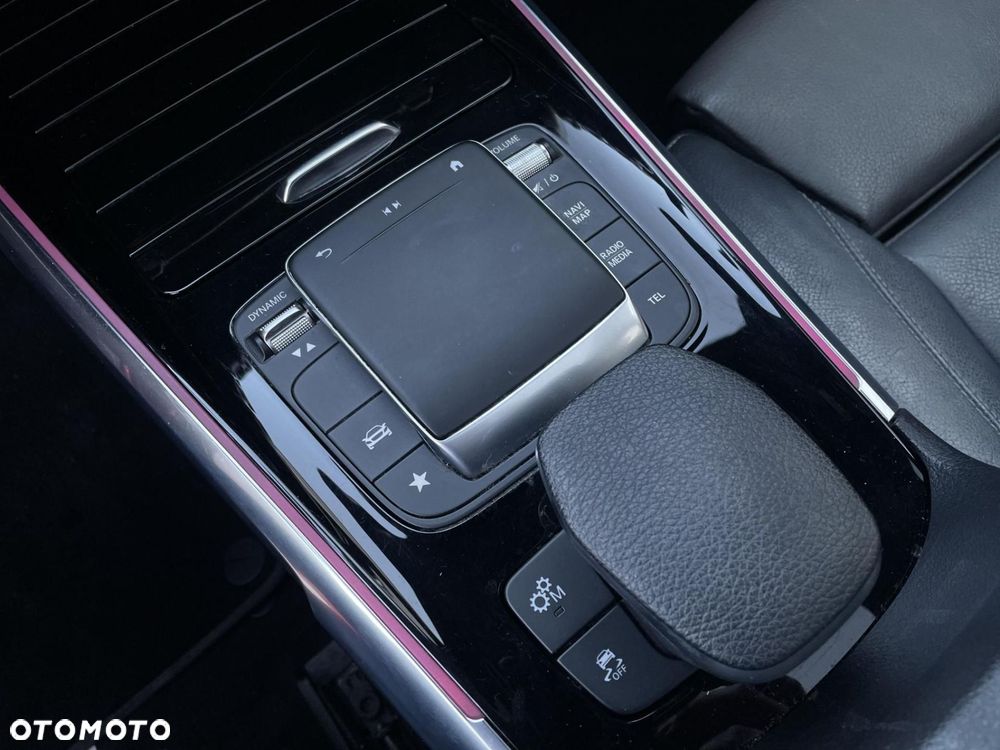 Mercedes-Benz GLB - 18