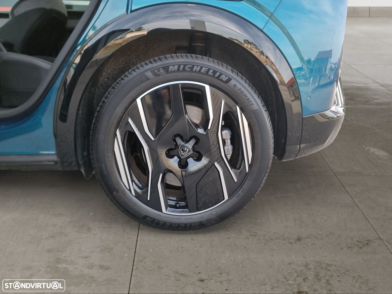 Peugeot E-3008 73 kWh GT - 9