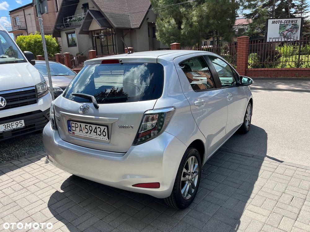 Toyota Yaris 1.33 Premium - 6