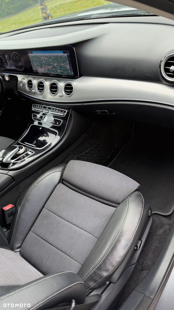 Mercedes-Benz Klasa E 220 d 4Matic 9G-TRONIC - 11