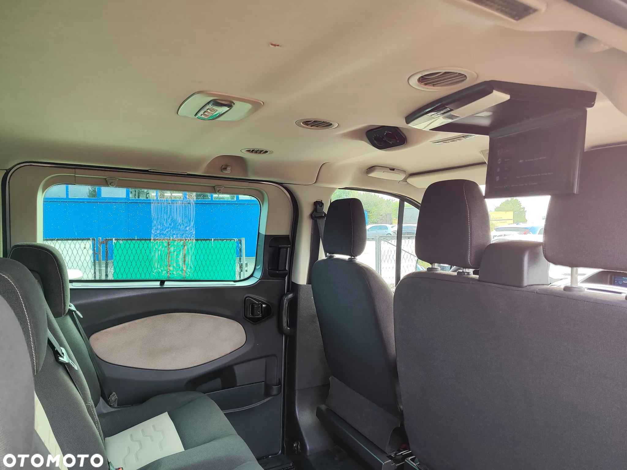 Ford Tourneo Custom - 16