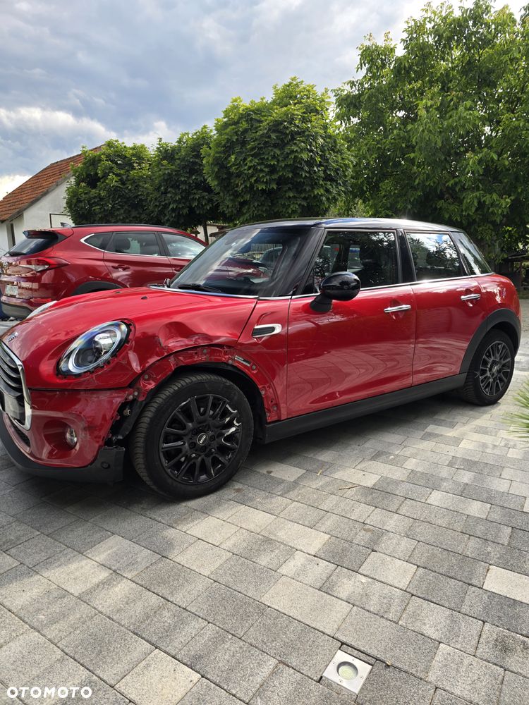 MINI Cooper Essential Trim - 10