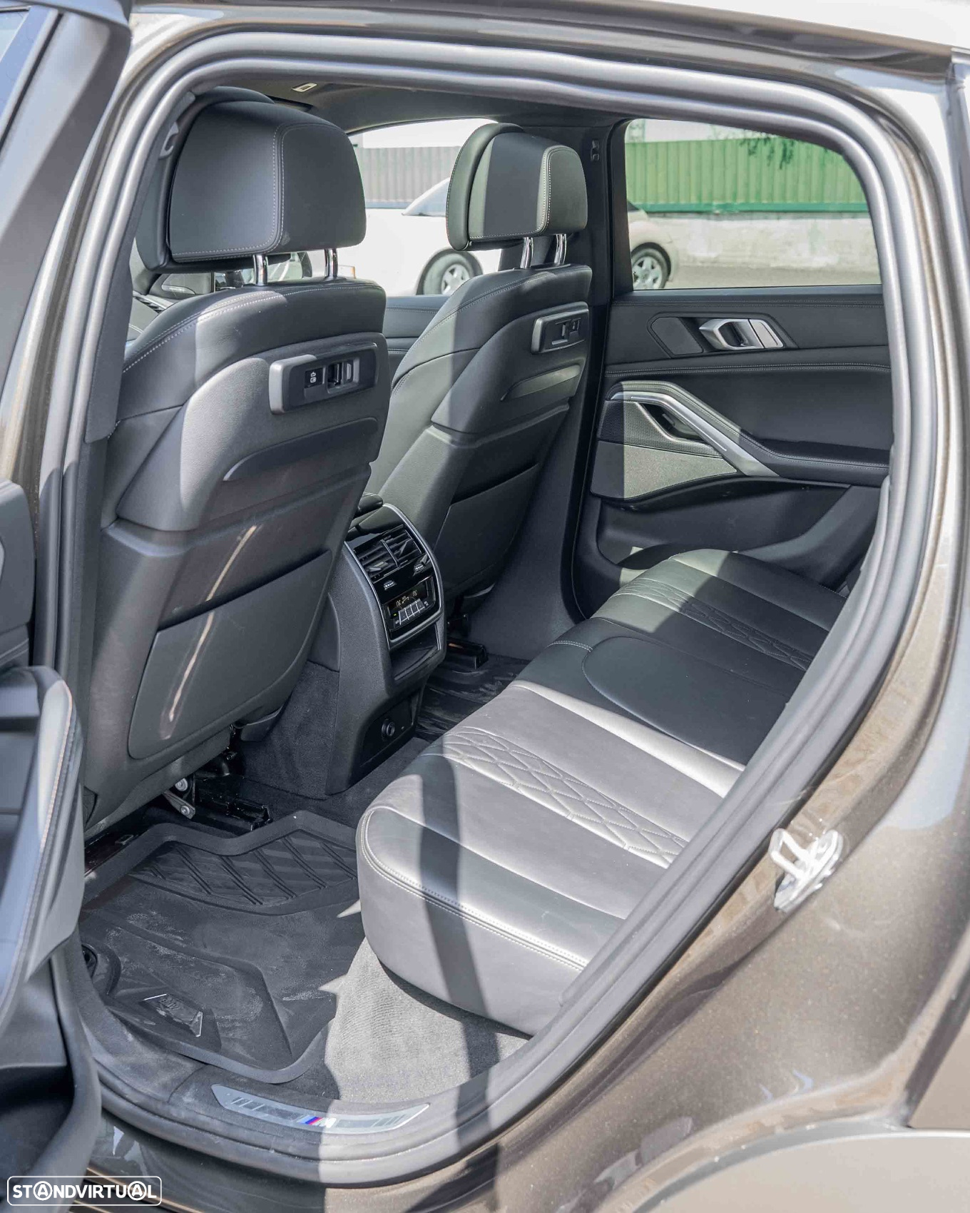 BMW X6 M50i - 23