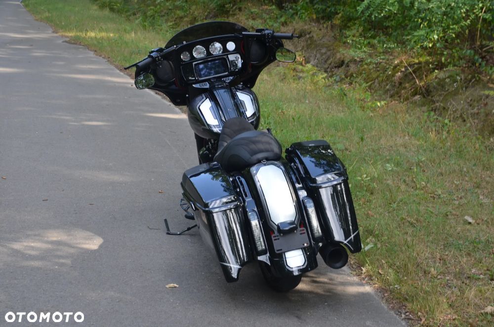 Harley-Davidson Touring Street Glide - 13