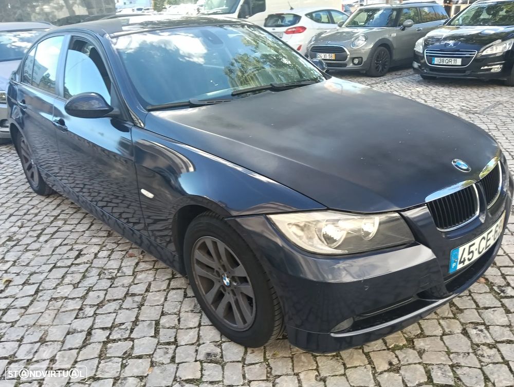 BMW 320 i Exclusive - 13