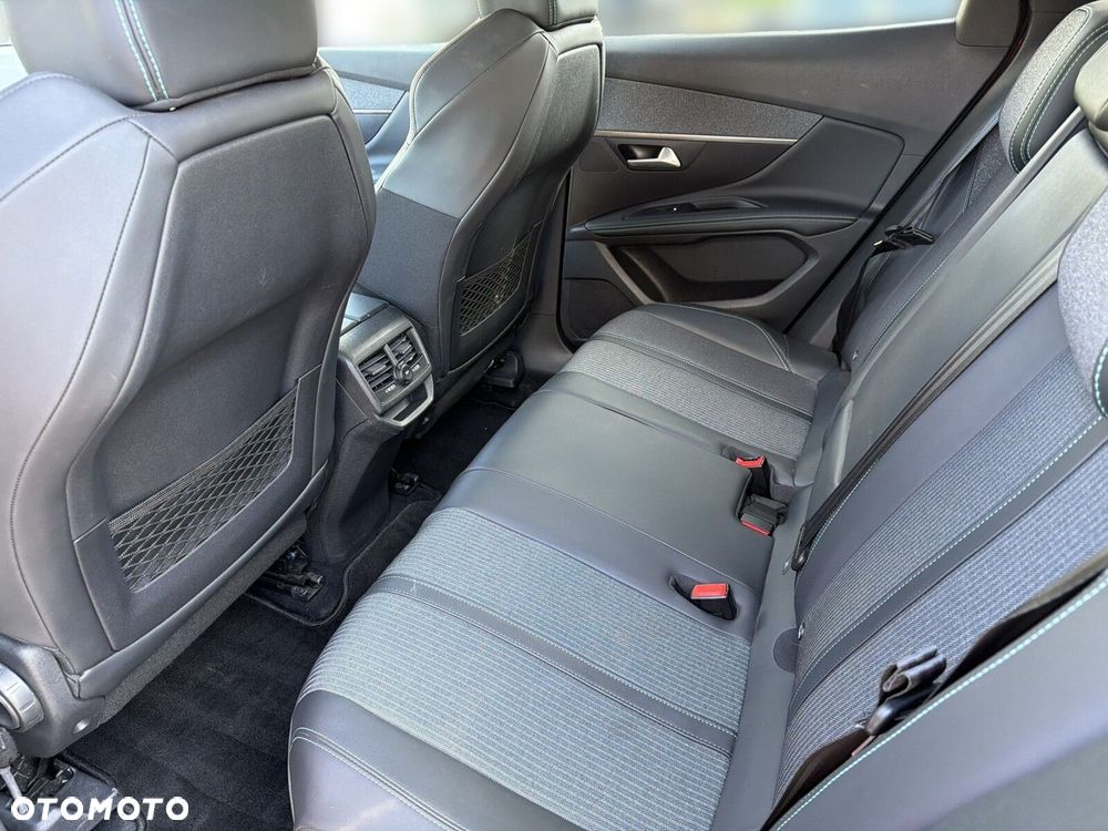 Peugeot 3008 1.5 BlueHDi Allure Pack S&S EAT8 - 27